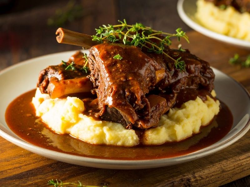 Ağır Ateşte Pişmiş Kırmızı Etler