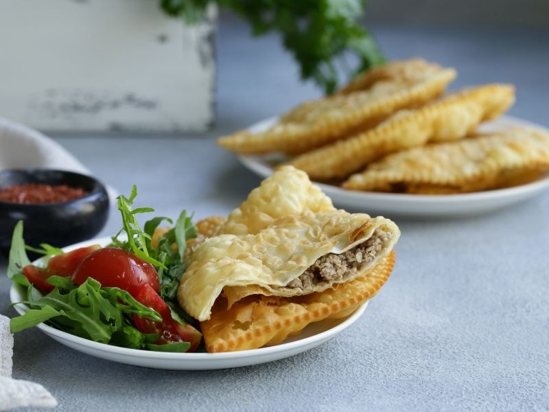 Kabarcıklı Çiğ Börek Nasıl Pişirilir?