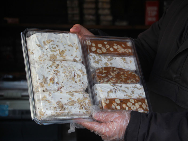 Sade Ama Etkili Malzemeler