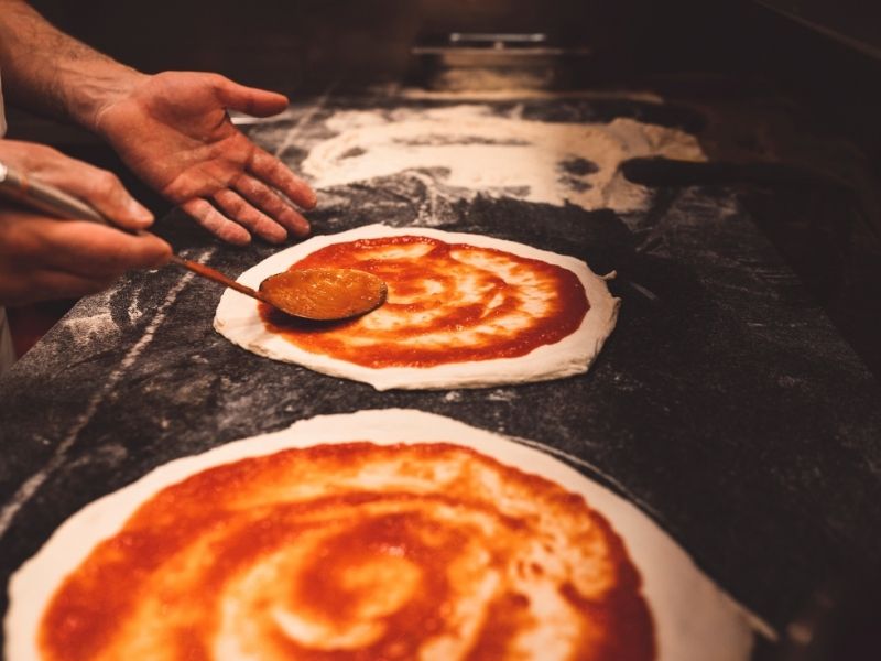 Aromatik Dokunuş: Domates Sosunun Hazırlığı