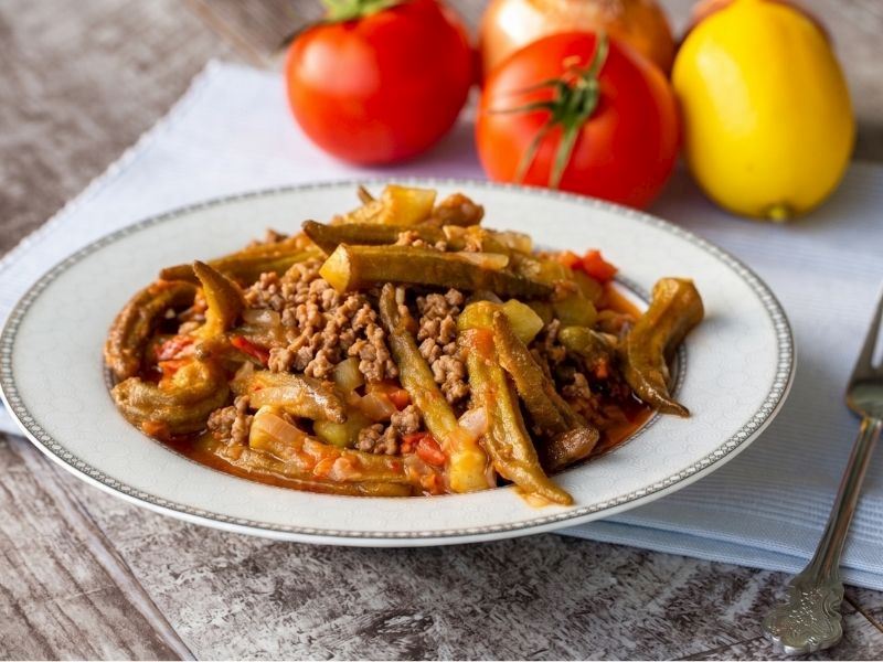 Kıymalı Bamya Yemeği Tarifi