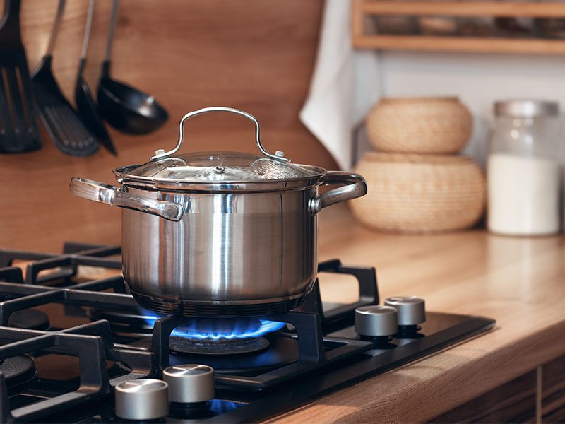 Fırın, ocak ve davlumbazı düzenli temizleyin