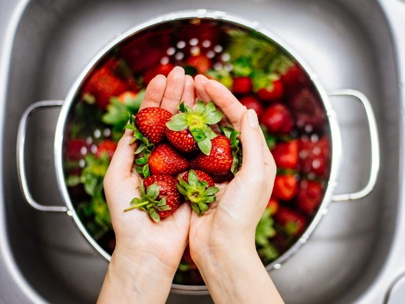 Nazik Su Akışı Ve Doğru Kap Seçimi