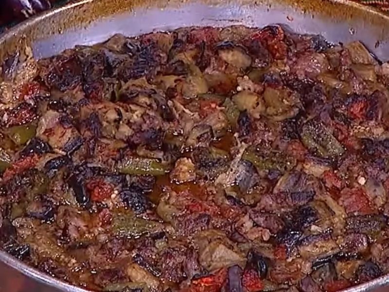 Kasaptan Fırına Uzanan Geleneksel Yemek Hazırlama