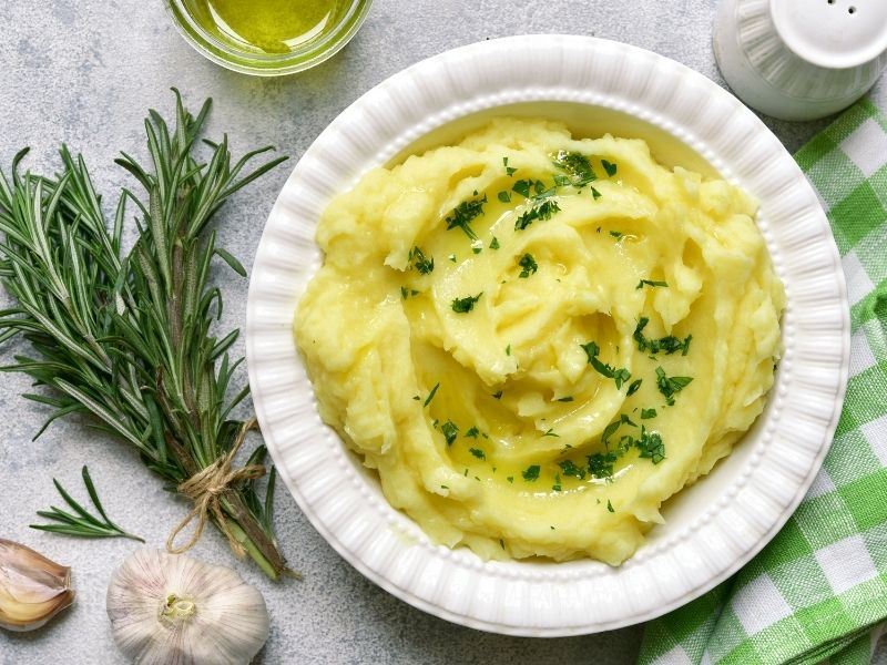Patates Püresi ve Kaşarlı Börek