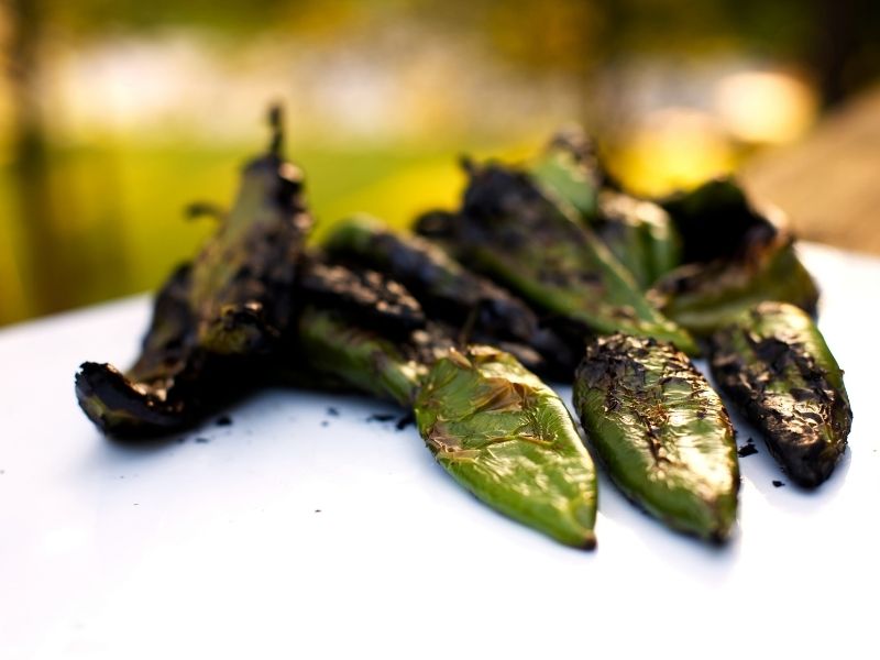 Köz Ateşinde Biberlerin Hazırlanışı