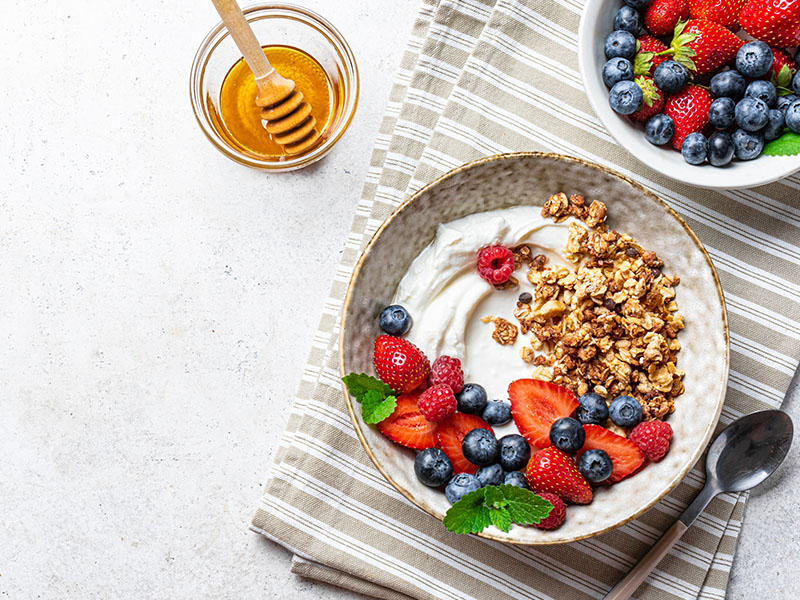 Ballı Yoğurt ve Granola Kasesi