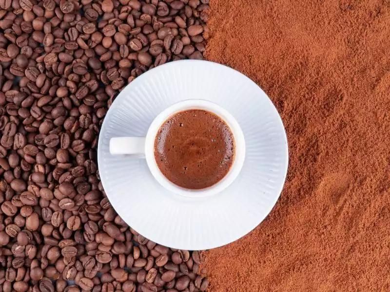 türk kahvesi ve kahve çekirdekleri