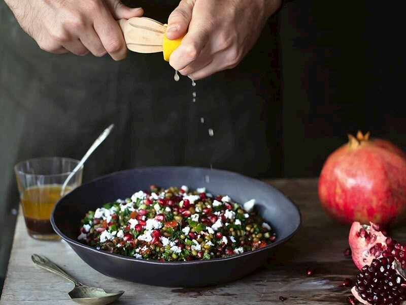 maş fasulyeli narlı salatası