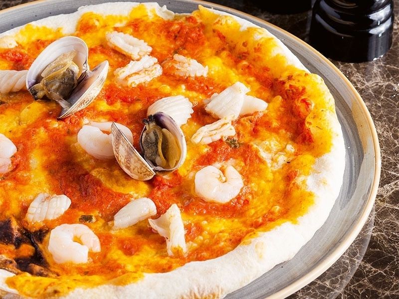 deniz mahsullü pizza