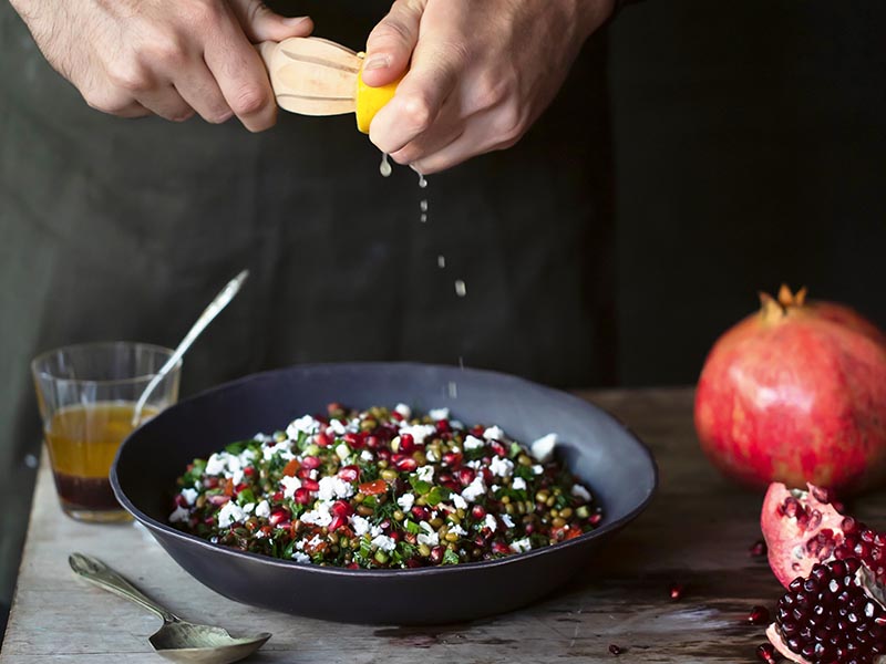 maş fasulyeli ve narlı salata