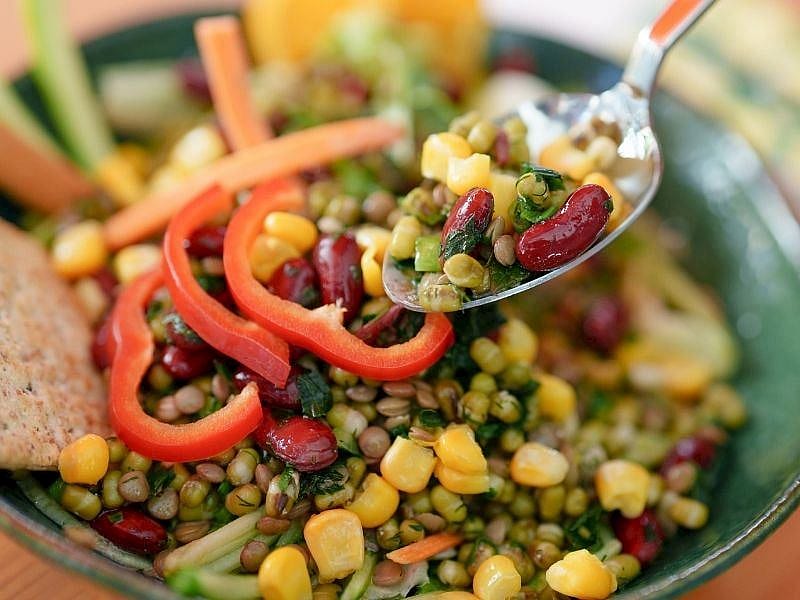 Maş Fasulyeli Bakliyat Salatası Tarifi