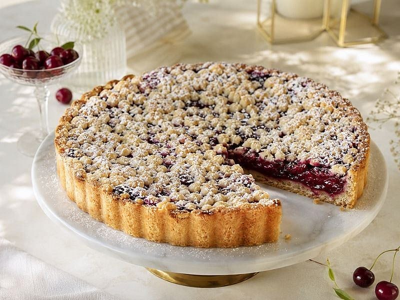 Ağızda Dağılan Vişne Soslu Tart Tarifi