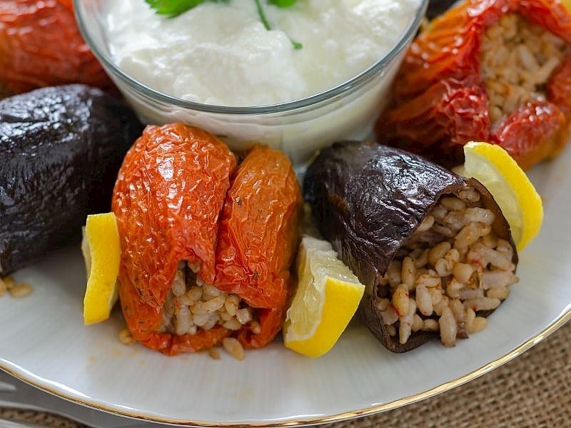 ANNE USULÜ KURU DOLMA TARİFİ