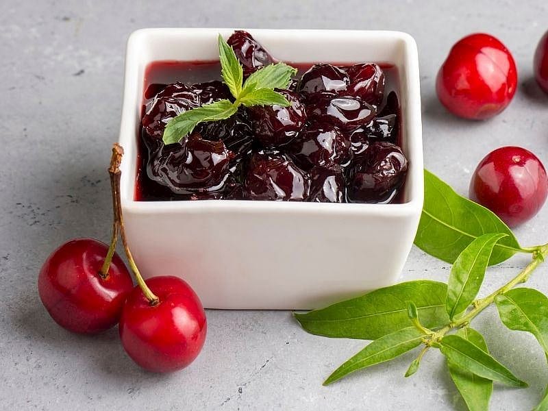 Annemin 50 Yıllık Tane Tane Vişne Reçeli Tarifi
