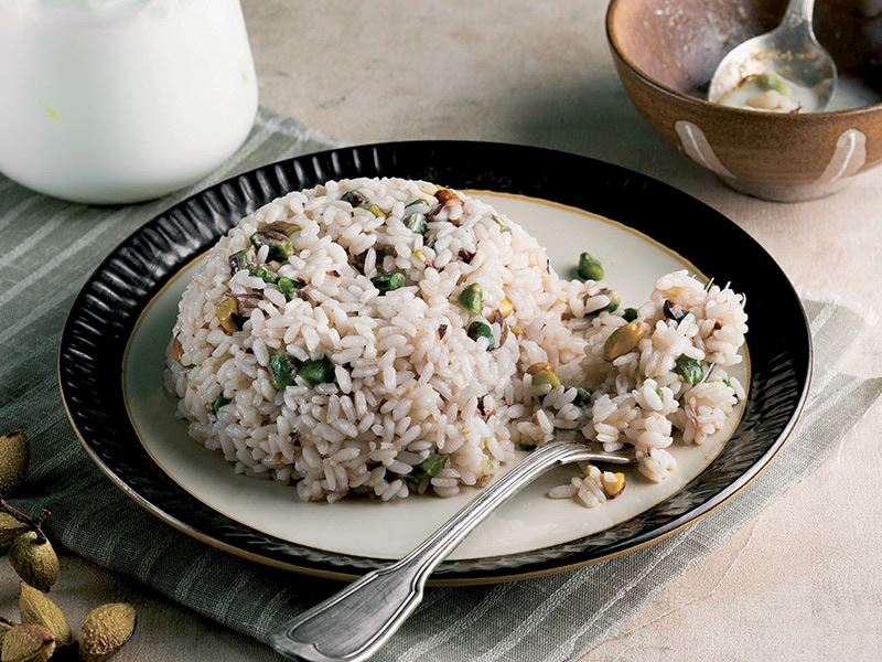  Antep fıstıklı pirinç pilavı