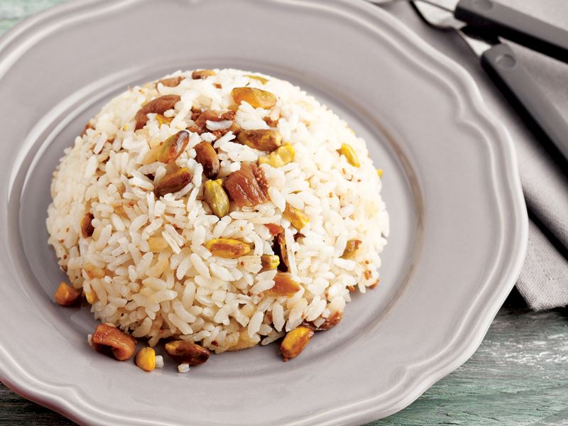 Antep fıstıklı ve incirli pirinç pilavı