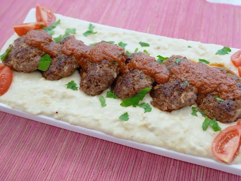 BEĞENDİLİ KÖFTE (VİDEOLU)