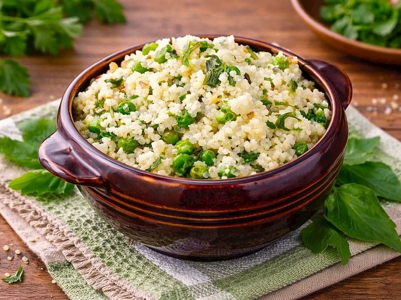 BEZELYELİ KUSKUS SALATASI TARİFİ 