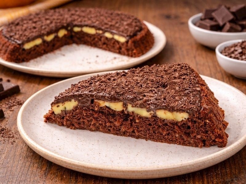 Çikolata Soslu Muzlu Tart Kek Tarifi