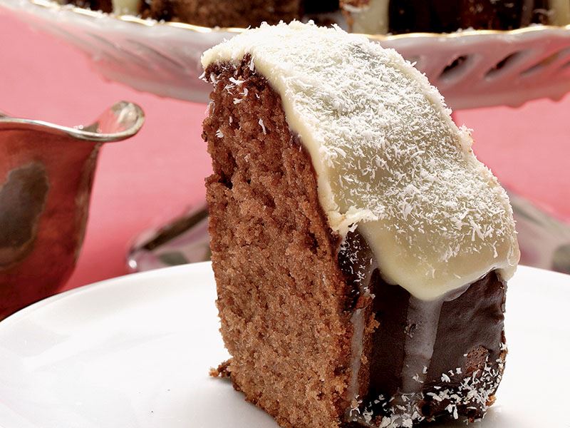 Çikolata Soslu Kek Tarifi Çikolata Soslu Kek Nasıl Yapılır? Lezzet