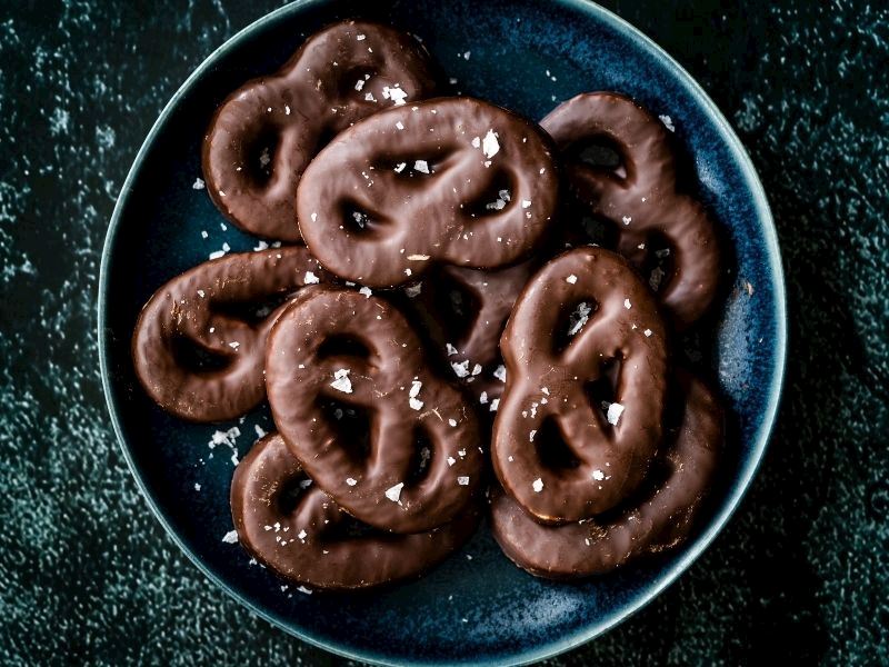Çikolatalı Pretzel (Brezel)