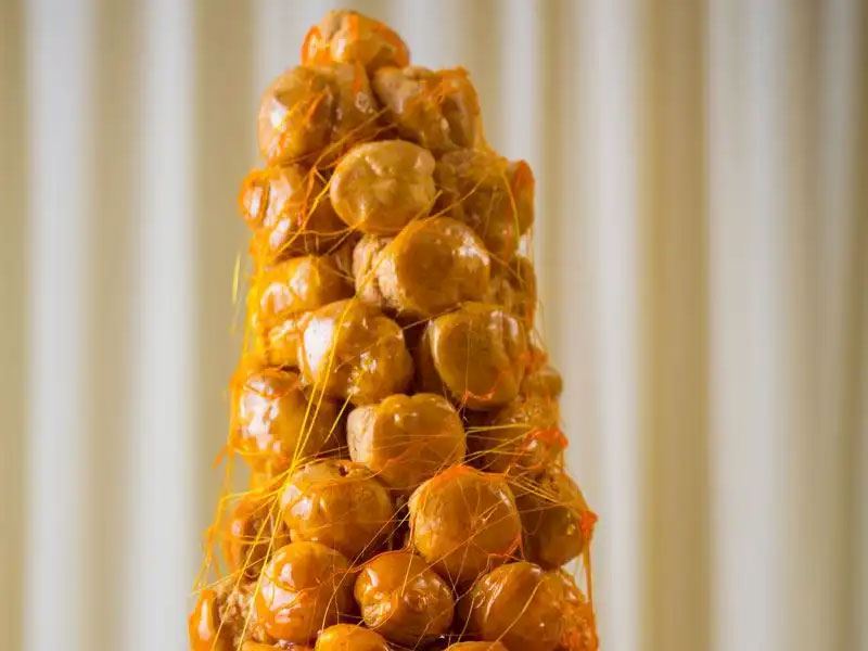 Croquembouche