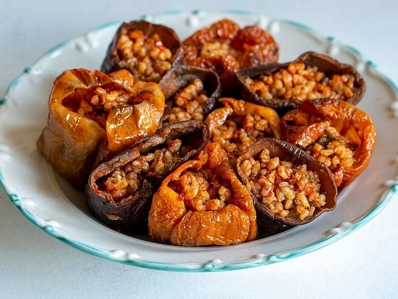 Dağılmadan Pişen Ekşili Kuru Dolma Tarifi