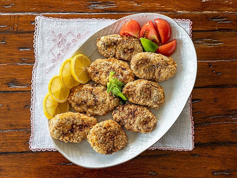 Dışı Çıtır İçi Yumuşacık Kadınbudu Köfte Tarifi