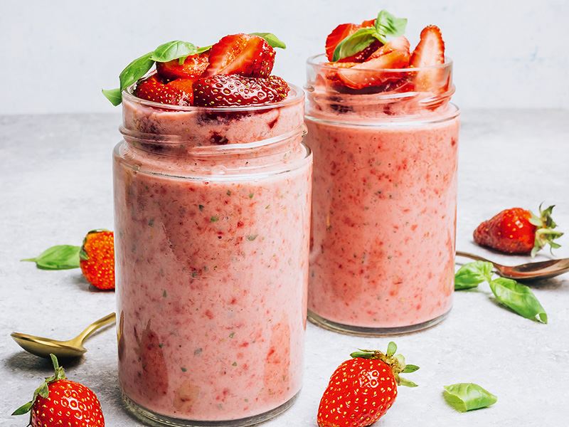 Dondurmalı Çilek & Fesleğen Smoothie