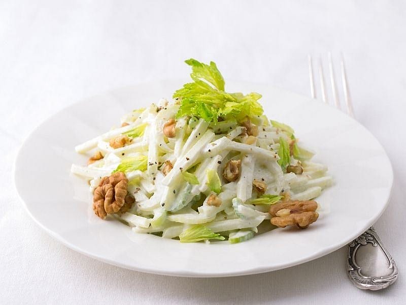 Elmalı Cevizli Kereviz Salatası Tarifi