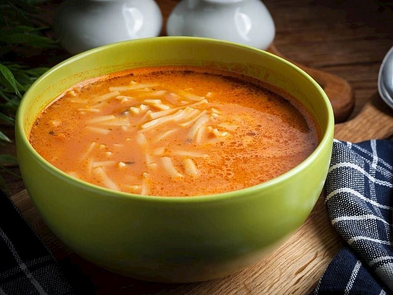 Erişteli Domates Çorbası Tarifi