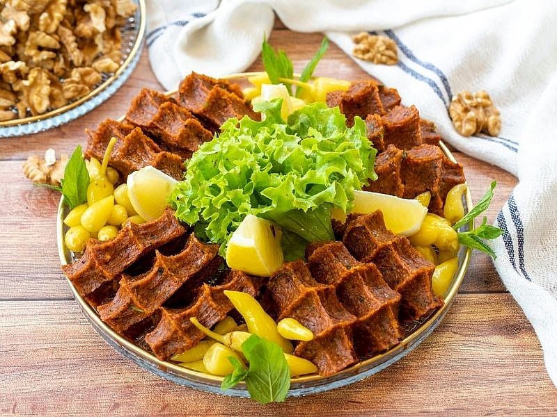 ETSİZ ÇİĞ KÖFTE TARİFİ