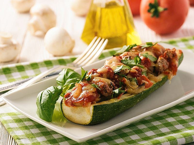 Fırında Kaşarlı Etli Kabak Sandal Tarifi
