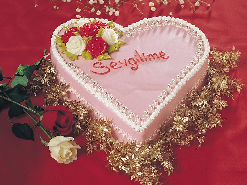 Frambuazlı aşk pastası