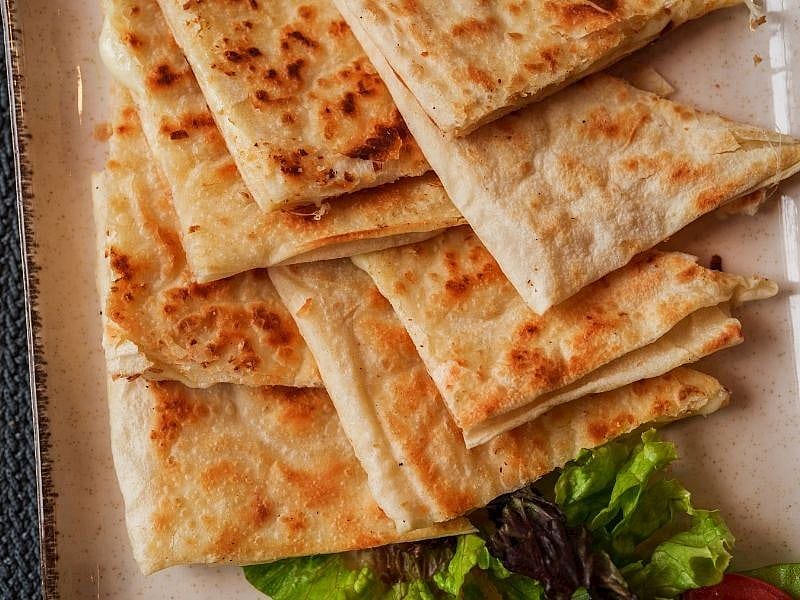 Her Yiyenin Kıymalı Sandığı Patlıcanlı Gözleme Tarifi