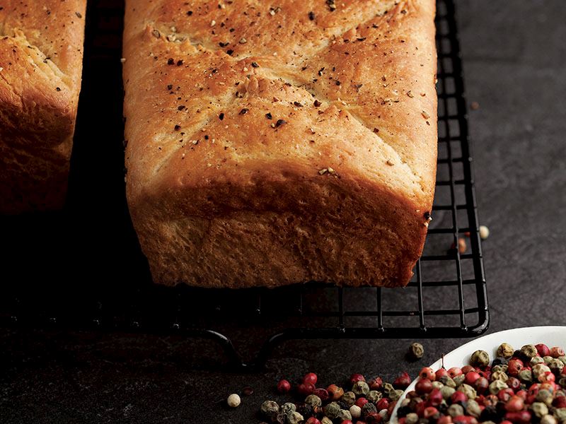 Karabiberli, sütlü ekmek