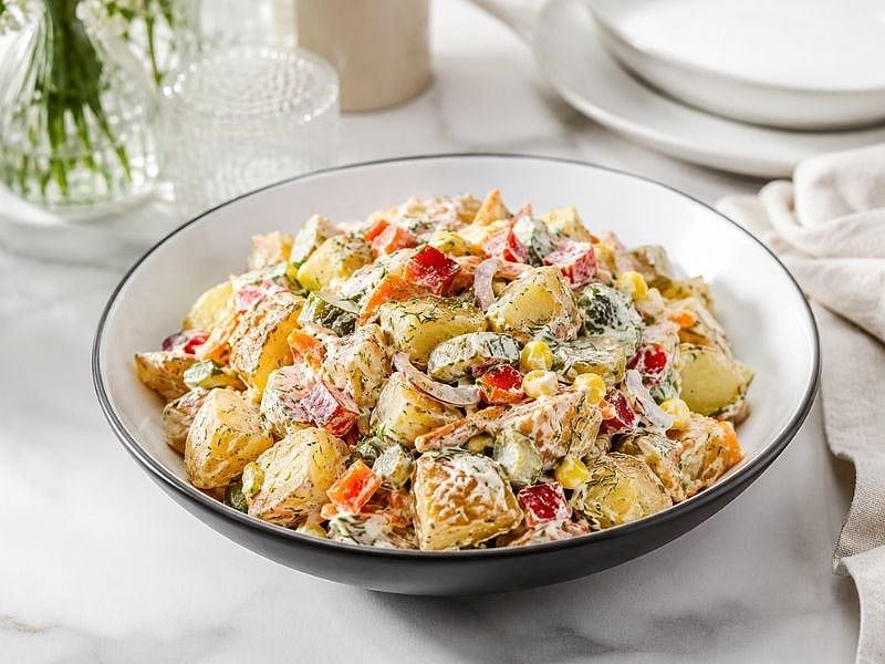 Karamelize Soğanlı Fırınlanmış Patates Salatası Tarifi