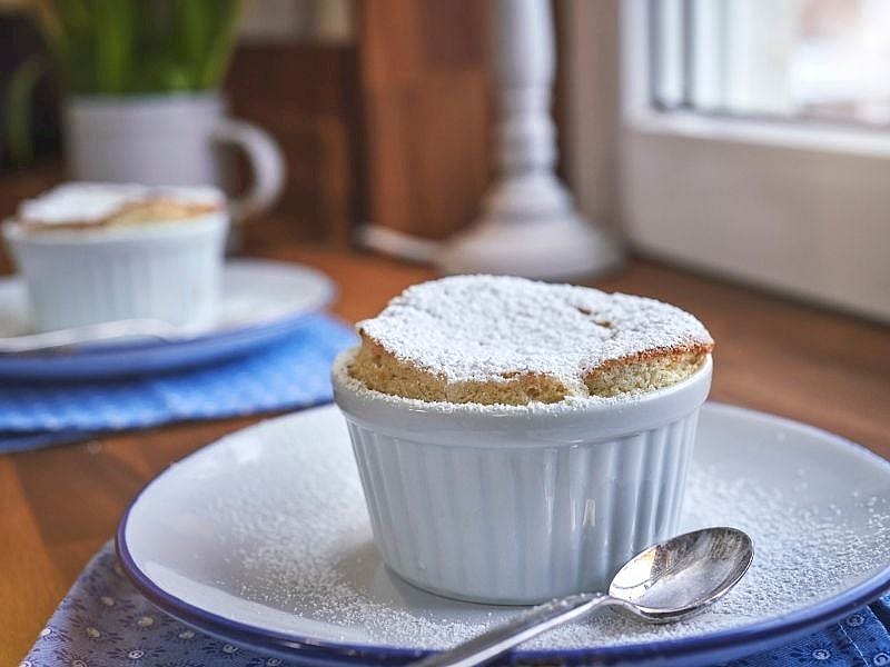 Kaşık Kaşık Yediren Beyaz Çikolatalı Sufle Tarifi
