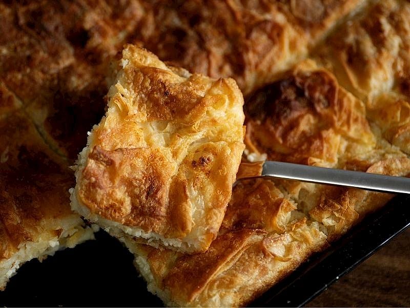 KAYMAKLI BÖREK TARİFİ