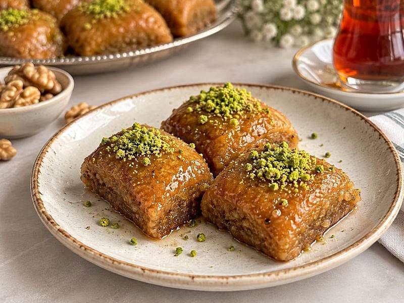 Lokmalık Nevzine Tatlısı Tarifi