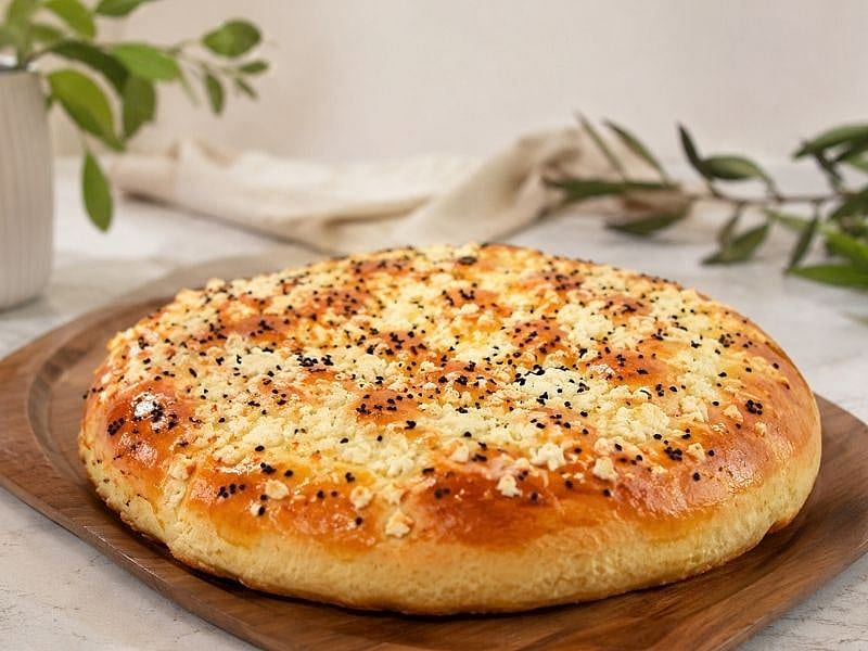 LOR PEYNİRLİ MAYALI ÇÖREK TARİFİ