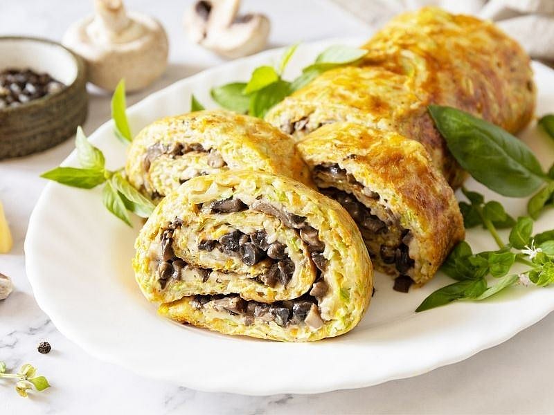 Mantarlı Kaşarlı Rulo Omlet Tarifi