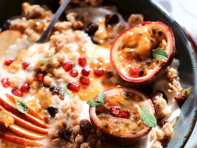 Meyveli yoğurtlu granola