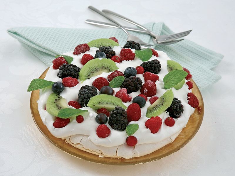 Meyveli pavlova