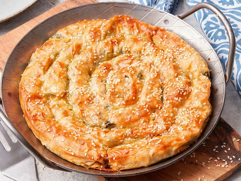 Pırasalı Ve Peynirli Gül Böreği