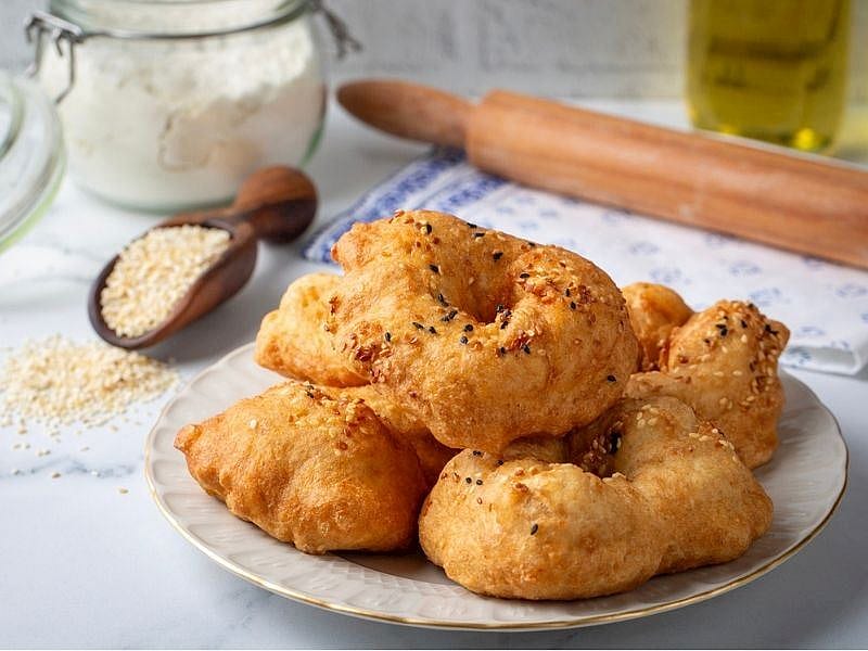 PUF PUF KABARAN PEYNİRLİ ISPANAKLI PİŞİ TARİFİ