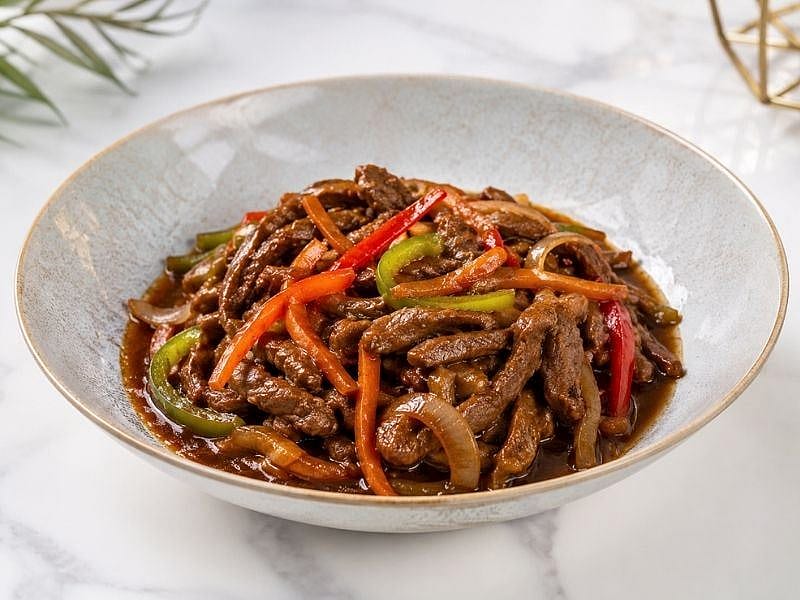 SOSLU SEBZELİ ET YEMEĞİ TARİFİ