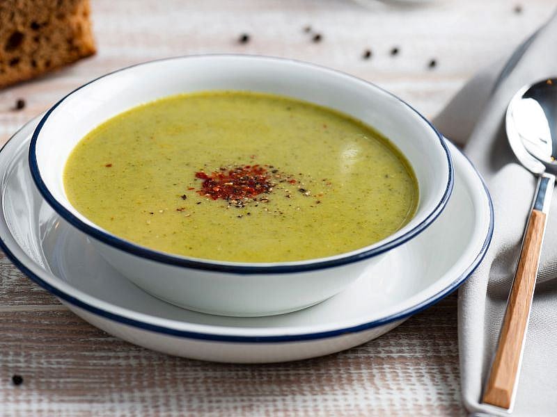 Tavuklu Brokoli Çorbası Tarifi