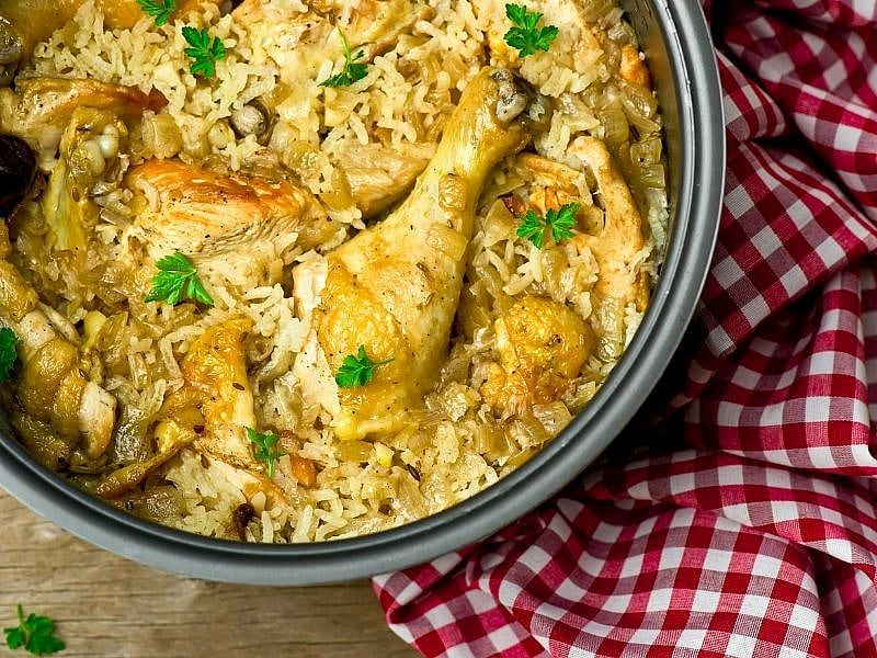 TEK TENCEREDE TAVUKLU PİLAV TARİFİ